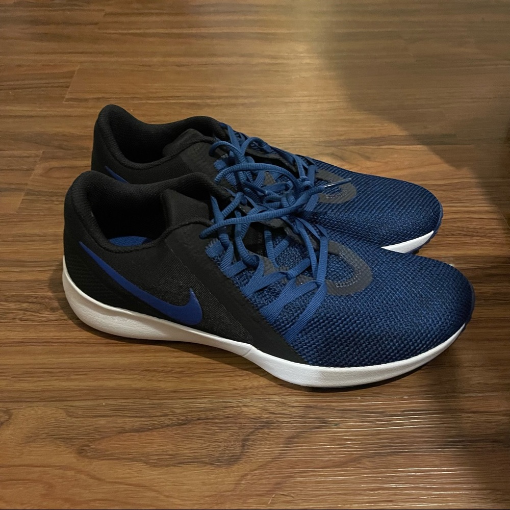 mens nike tennis shoes// SOLD //